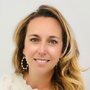 Amina SOUAG, Responsable Commerciale